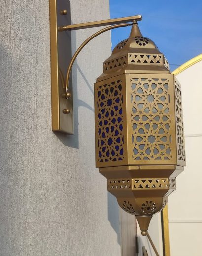 Wall lantern