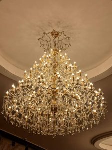 Maria Teresa crystal chandeliers 200sm*180sm 130lamp The color is golden