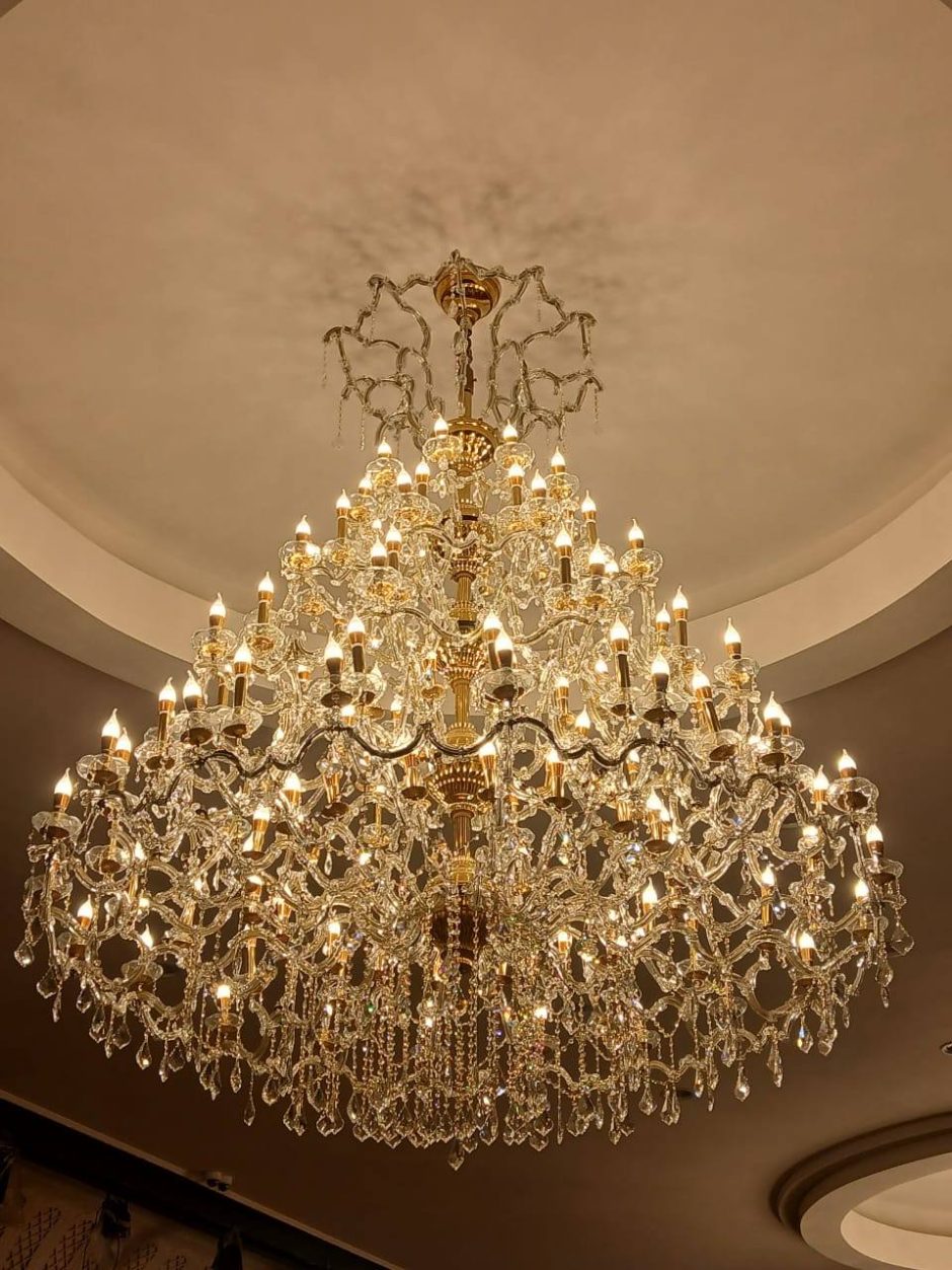 Maria Teresa crystal chandeliers 200sm*180sm 130lamp The color is golden